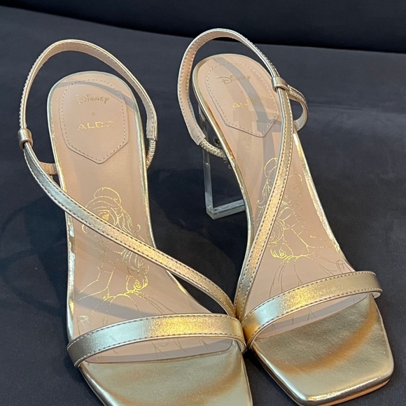 ALDO DISNEY Gold Rose Heels - Size US6.5 - Picture 3 of 9